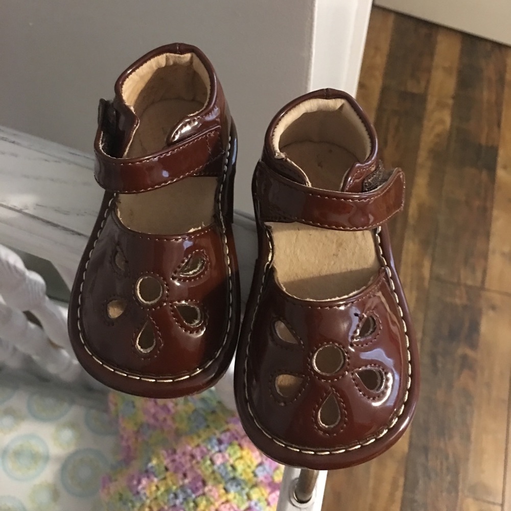Size 3 squeak shoes